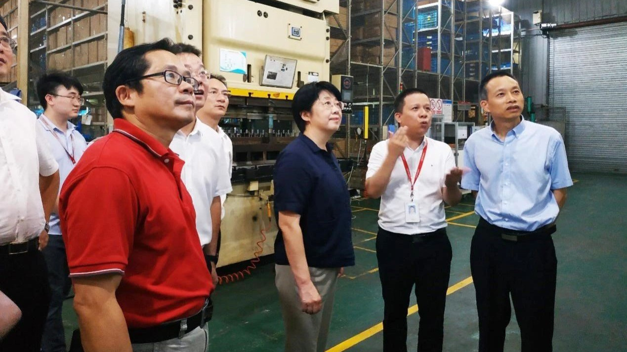 浙江省总工会副主席张卫华一行莅临温州公司调研新时代产业工人队伍建设改革工作
