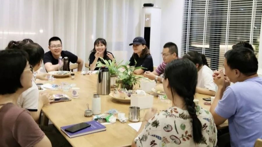 开卷闻书香 阅读共分享