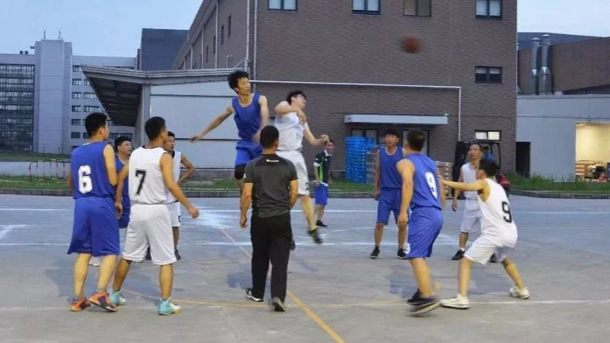 记嘉兴公司第一届职工运动会 —— 篮球赛