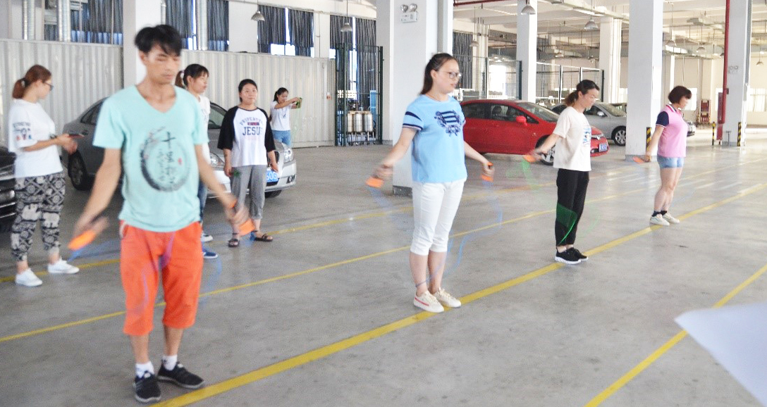 记嘉兴公司第一届职工运动会 —— 一分钟跳绳及踢毽子比赛